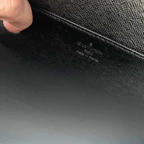 Louis Vuitton Robusto Taiga Leather Unisex Briefcase/Document/Laptop Bag - Picture 13 of 15